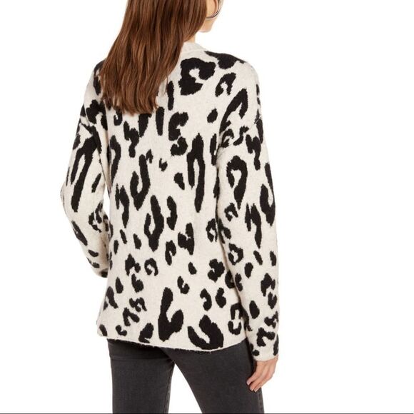 Nwot Something Navy leopard crewneck sweater - Picture 2 of 10